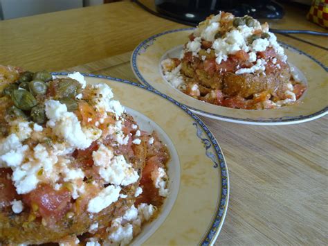 Μια παραδοσιακή συνταγή από την κρήτη με κριθαροκουλούρα, ντομάτα και φέτα! ΝΤΑΚΟΣ ΚΡΗΤΙΚΟΣ - Koykoycook