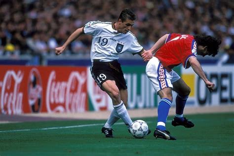 2.9 wer ist der aktuelle trainer. Die Spieler der deutschen Fussball-Nationalmannschaft 1996 ...