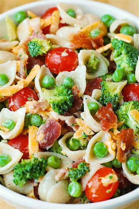 This recipe consists of cooked chicken, crispy bacon, cheese, pasta, and numerous vegetables tossed with a ranch/mayonnaise dressing. Broccoli Bacon Ranch Pasta Salad - Julia's Album