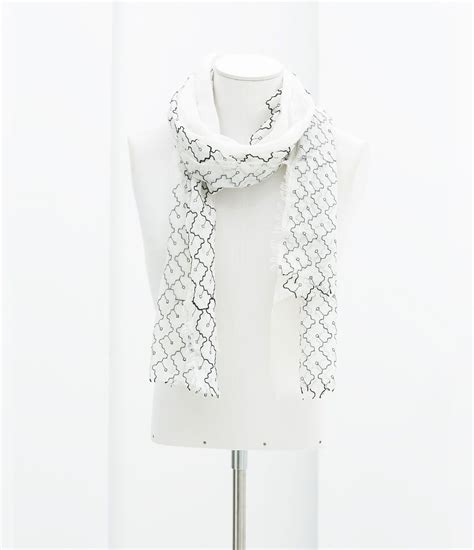 Bnwt zara red midi dress with cutwork embroidery size xs. ZARA - MAN - SCARF WITH GEOMETRIC EMBROIDERY | Geometric ...