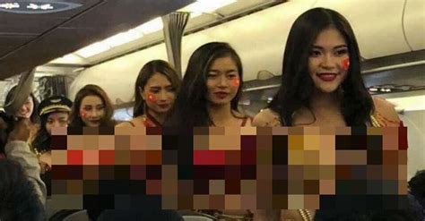 Join facebook to connect with gambar pesawat and others you may know. Heboh, Timnas U-23 Vietnam Disuguhkan Model Berbikini di ...