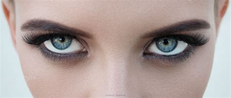 Blue eyes close up - girl with big blue eyes, close-up face | Eye close up, Big eyes makeup 