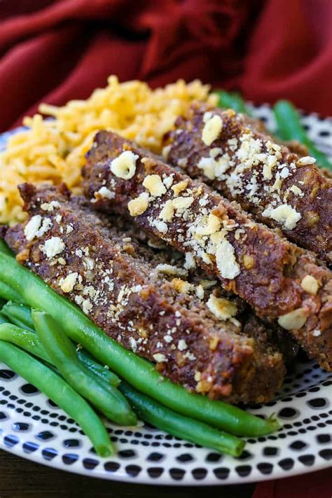 A single serving provides 140 calories, 5 grams of fat , 22 grams of carbohydrate, 3 grams of fiber, 4 grams of sugar, and 2 grams of protein. Ritz Cracker Meatloaf | The EASIEST Meatloaf Recipe ...