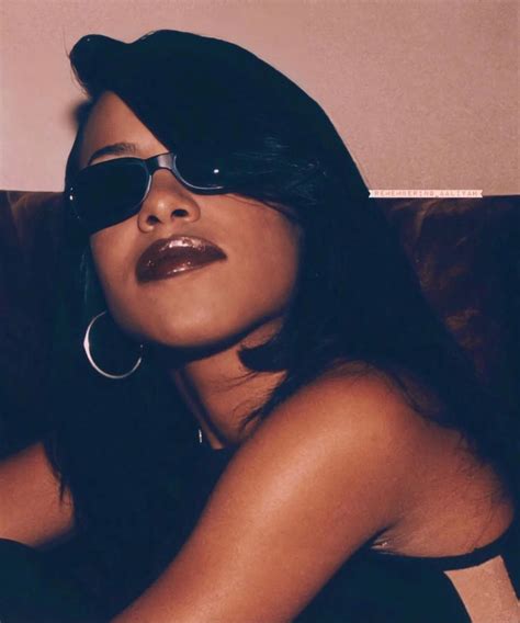 Pin By Niecy Valentino On Pics Aaliyah Style S Hip Hop Fashion Female Rappers