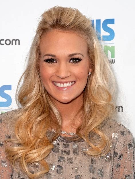 Carrie Underwood Blonde Hairstyles For Curly Long Hair