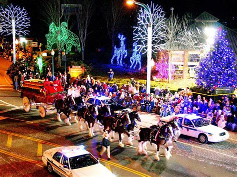 Christmas Traditions From Coast To Coast Top 10 Christmas Towns