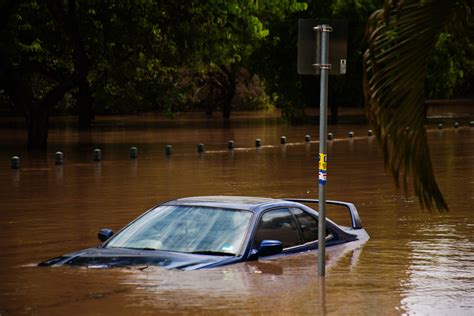 How To Survive Flash Floods In Your Car