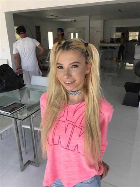 Timmy FlyersGuy On Twitter KenzieReevesxxx Is So Cute And So Sexy