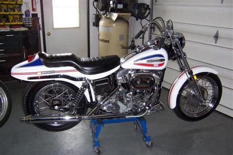 Features include alloy wheels, a 30mm dell'orto. 1971 Harley-Davidson FX Super Glide For Sale - Bike-urious
