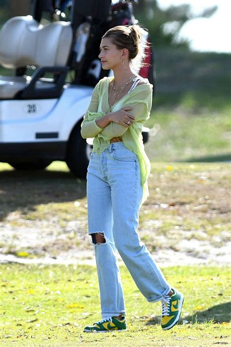 Hailey Bieber S Street Style And Her 5 Outfit Essentials Artofit