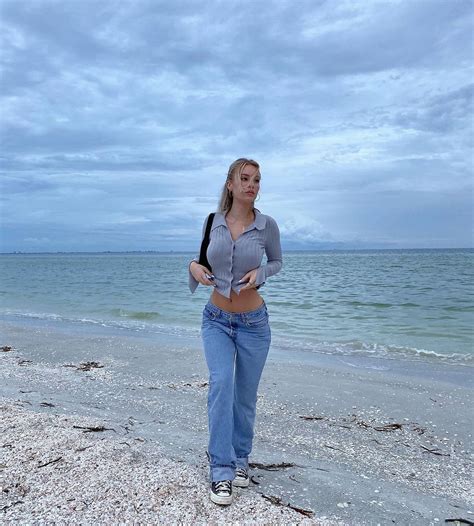 Top 999+ Daisy Keech Wallpaper Full HD, 4K Free to Use