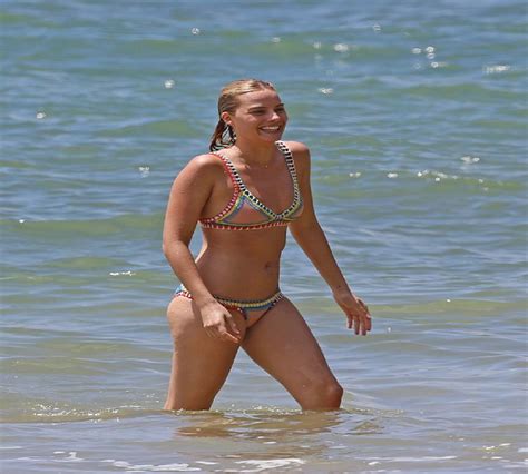 Margot Robbie She Hits The Beach In Hawaii Celeb News Update
