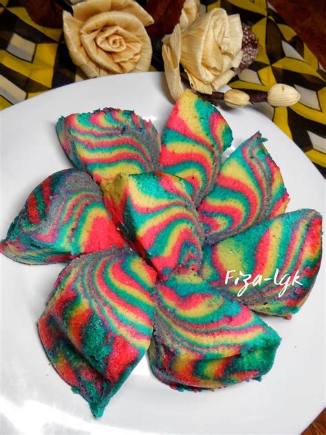 Dengan warna warni kek ini, hati pun turut sama berlagu riang. KEK KUKUS MARBLE | Fiza's Cooking