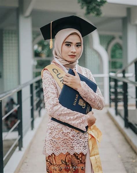 Wisuda Hijab Model Kebaya Wisuda 2019 Terbaru Style Hijab Terbaru