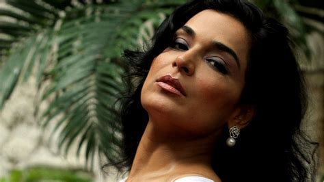 Meera The Actress In A Legal Row To Prove She S Unmarried Bbc News