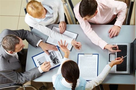 Tips For A Successful Group Meeting In Business Communication Eztalks