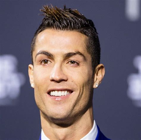 Cristiano ronaldo frisur schneiden yskgjt com. 32 beeindruckende Ronaldo Frisuren | Ronaldo, Hair styles ...