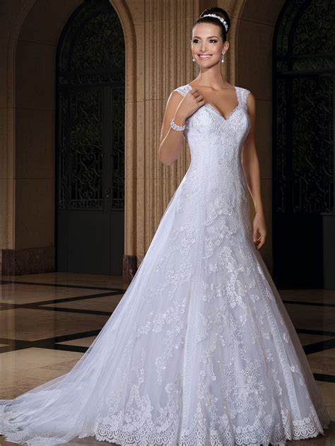 Fitted Trumpet Sleeveless Lace Wedding Dress With Detachable Train