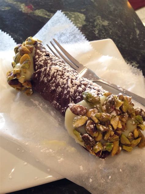 In fact, the whole city of boston is split between mike's and modern on the cannoli front, in which the tourists seem to favor. o.jpg