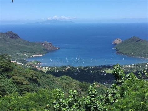 Nuku hiva (parfois appelée île marchand ) est une île située dans l'archipel des marquises en polynésie française. Nuku Hiva et Taiohae - Picture of Keikahanui Nuku Hiva ...