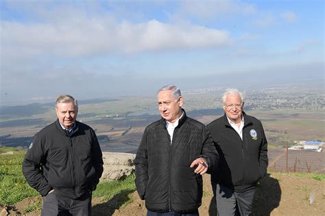 היועצת המשפטית במשרד ראש הממשלה של ישראל, שלומית ברנע פרגו, סיכמה כי המימון להוצאות משפחת נתניהו במעון ובביתה הפרטי בקיסריה יופסק היום (ראשון) מיד לאחר השבעת הממשלה החדשה. ראש הממשלה נתניהו הסנאטור לינדזי גרהאם ושגריר ארה"ב בישראל ...