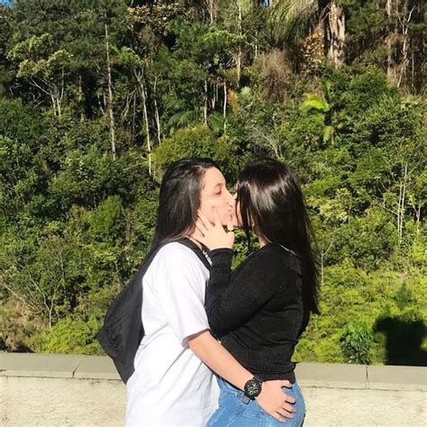 Bruna And Eduarda Lesbians Kissing Cute Lesbian Couples Lesbian Couple