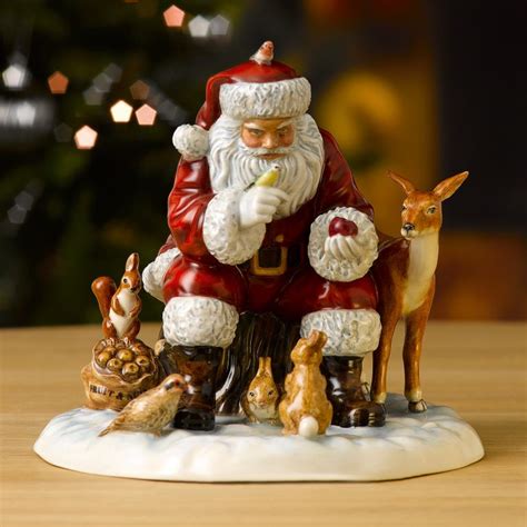 A Woodland Christmas 2017 Father Christmas Figure Of The Year Hn5855