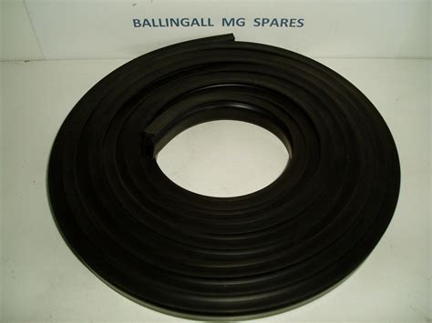 282 480282 470 Mg Mgb And Gt Boot Seal Rubber On Boot Lid Ballingall