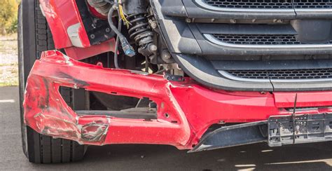 Difference Between a Car Accident and a Truck Accident - Paul Knopf Bigger