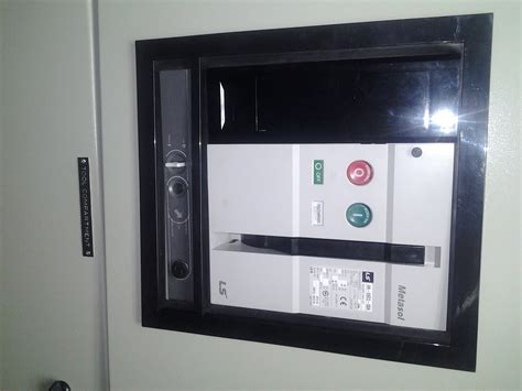 Terus ketinggalan dalam arus globalisasi teknologi masa kini. ELEKTRIK DUNIAKU: PAPAN SUIS UTAMA (SIRI 2)