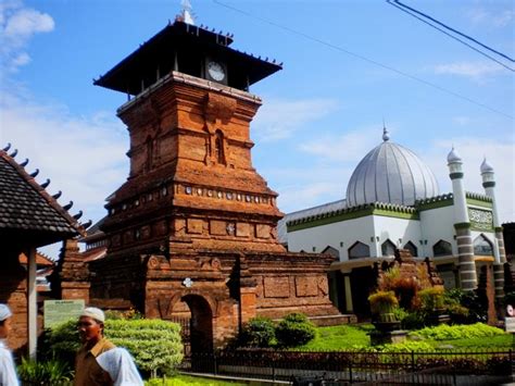 Peninggalan Masjid Menara Kudus Peninggalan Malaya
