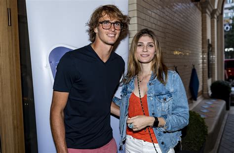 Schwangerschaftswoche und erwarte ein kind von alex. zverev wird mit 23 jahren also. Tennis, l'ex fidanzata accusa Zverev: "Ha provato a ...