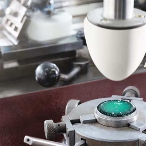 Zifferblätter / ein zifferblatt aus perlmutt verleiht einer uhr eine besonders schöne und hochwertige optik. Glashütte Original: Die Herstellung der Zifferblätter - Zehn vor Zwei