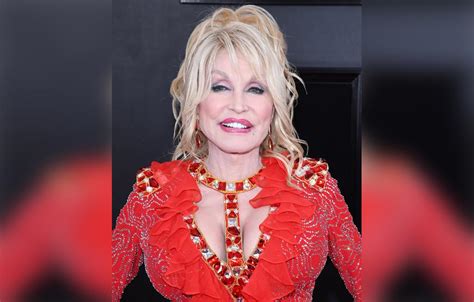 Dolly Parton S Plastic Face Fiasco Revealed In Shocking New Photos