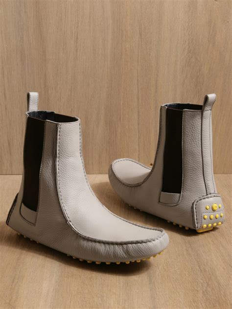 Discover the whole range of chelsea boots or customize your own shoes at most affordable prices! Balenciaga Mens Chelsea Boots in Gray for Men (grey) | Lyst