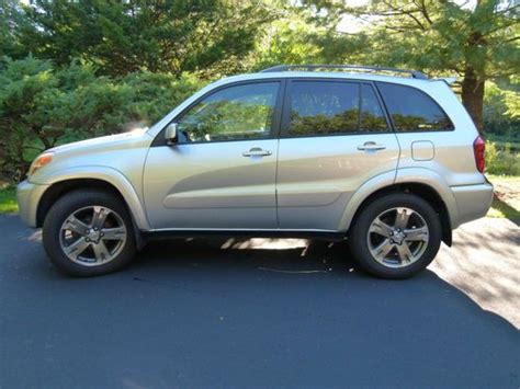 Purchase Used 2005 Toyota Rav4 L 4x4 Awd 4wd In Troy New York