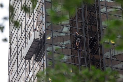 Trump Tower Climber Snatched By Police As The Internet Watches The