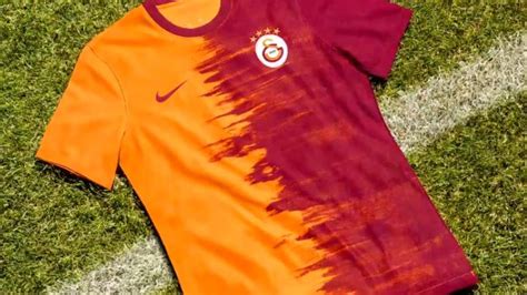 Galatasaray Yeni Sezonda Giyeceği Formaları Tanıttı Haberler