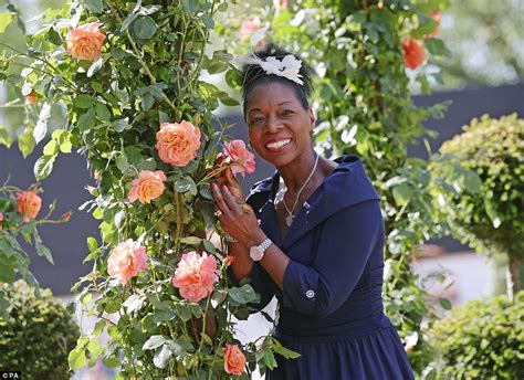 Celebrities Descend On The Chelsea Flower Show Daily Mail Online