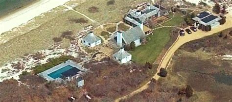 Diane Sawyers House Marthas Vineyard Pictures Rare Facts