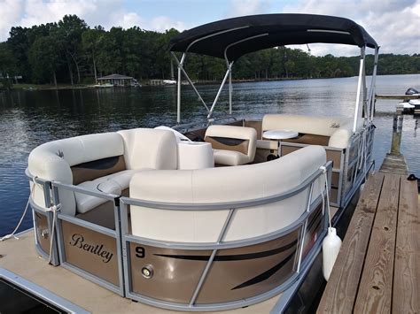 Lake cumberland houseboat rentals explore houseboats at lake cumberland click to explore all boats whether you're interested in kicking back and relaxing on the top deck of your houseboat, cruising the lake on a powerboat, or water skiing, lake cumberland is the perfect destination for you. Pontoon Boat 20 ft | Beautiful Beach at Lake Anna ...