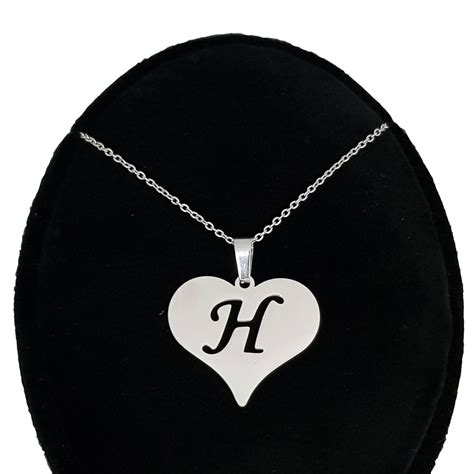 Heart, organ that serves as a pump to circulate the blood. گردنبند نقره قلب حرف H مدل Givi611 | گیوی گالری