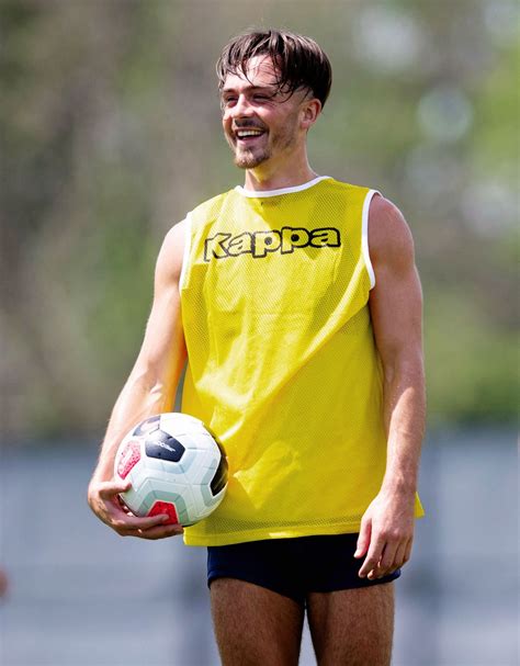 Jack grealish compares himself to steph curry in latest england training clip. football is my aesthetic in 2021 | Jack grealish, Soccer ...