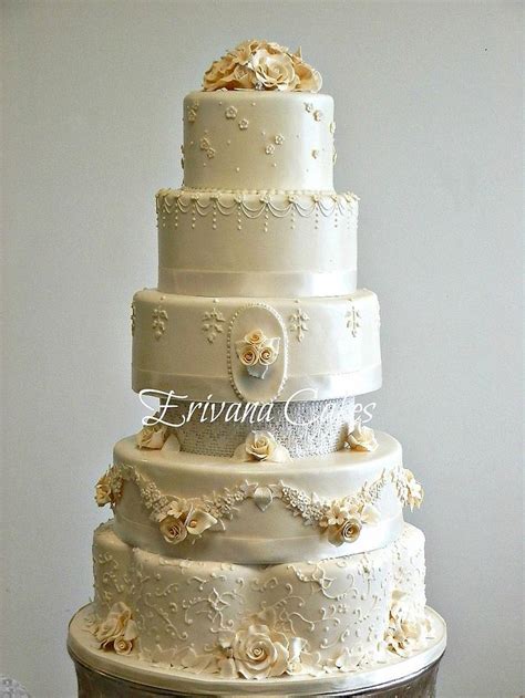 Ivory Wedding Cake Decorated Cake By Erivana Cakesdecor