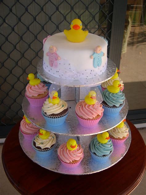 Blue jello, whipped cream and a little ducky on top that your guests can take home. Mossy's Masterpiece Baby Shower Duck cake | This cake was ...