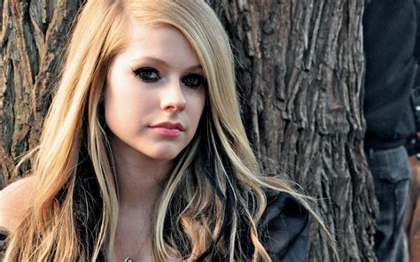 Avril Lavigne Singer Wallpapers Hd Desktop And Mobile Backgrounds