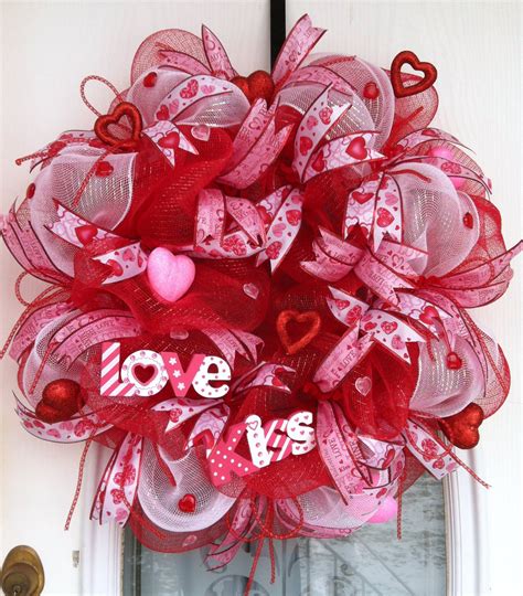 Pin By Teresa B On 2014 Deco Mesh Creations Valentine Wreath Diy Valentine Day Wreaths Diy