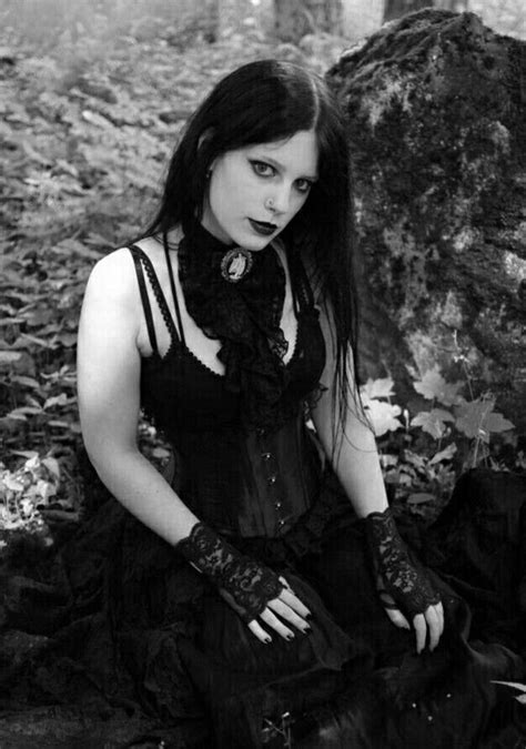 pin by lavernia dark 🕸 on beautiful goth goth beauty gothic beauty hot goth girls