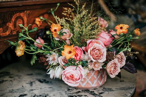 Bring The Romance Romantic Flower Arrangements Flower Magazine