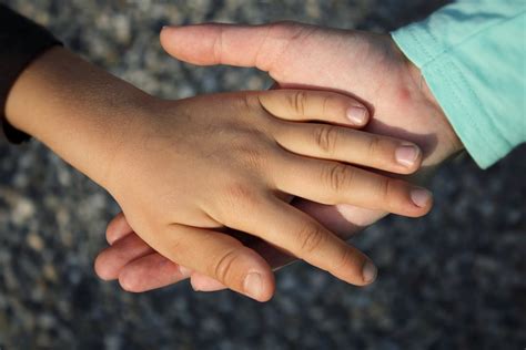 Hand Kind Kinder Kostenloses Foto Auf Pixabay